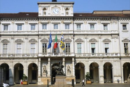 Il concorso pubblico per il reclutamento di 100 posti di Istruttore Amministrativo a tempo indeterminato bandito dal Comune di Torino riprenderà la sua corsa il 31 luglio 2020.
